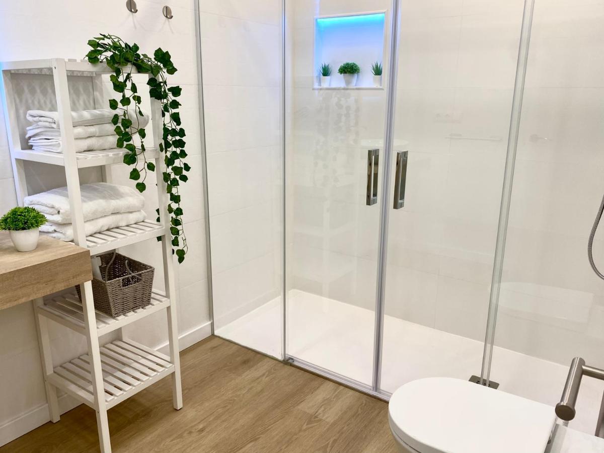 Suite Breeze - Private Heated Pool มาลากา ภายนอก รูปภาพ